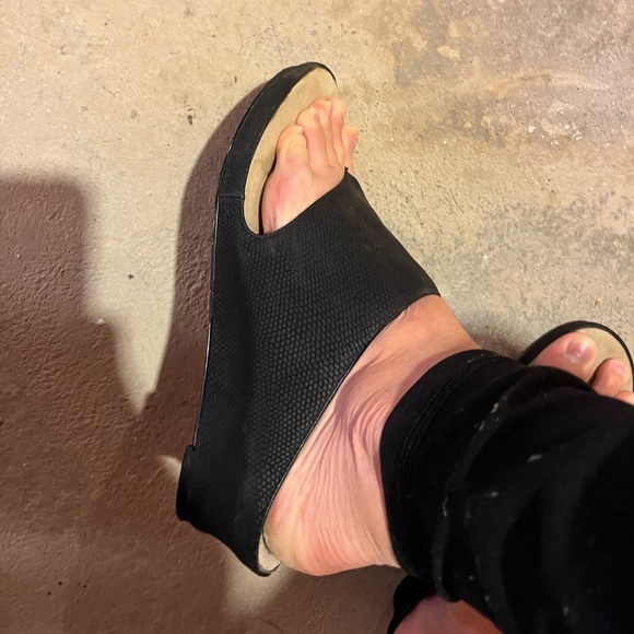 Tahari Black Heeled Sandals - Picture 5 of 5